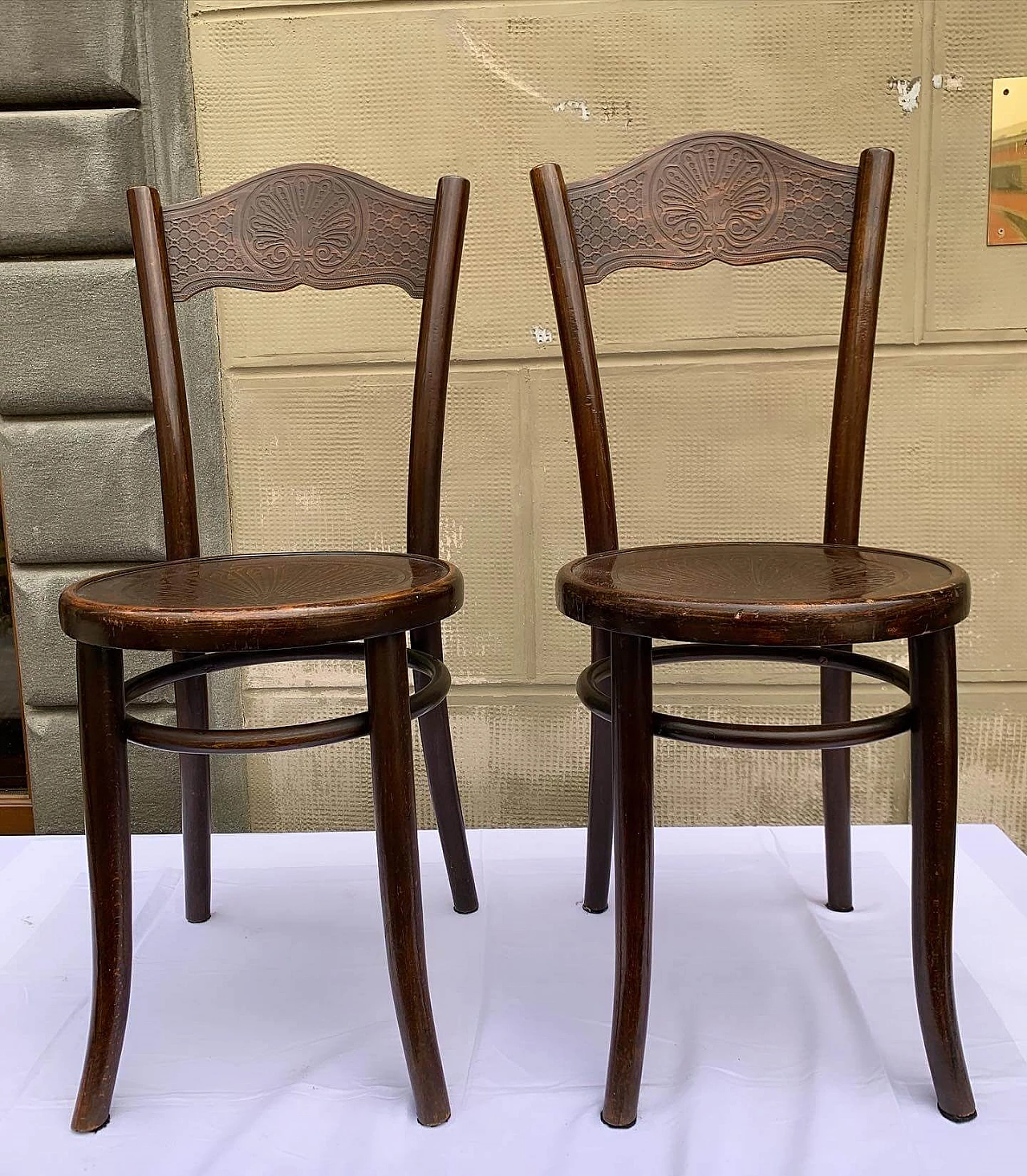 Pair of beech Mordus chairs in Thonet style, early 20th century 10