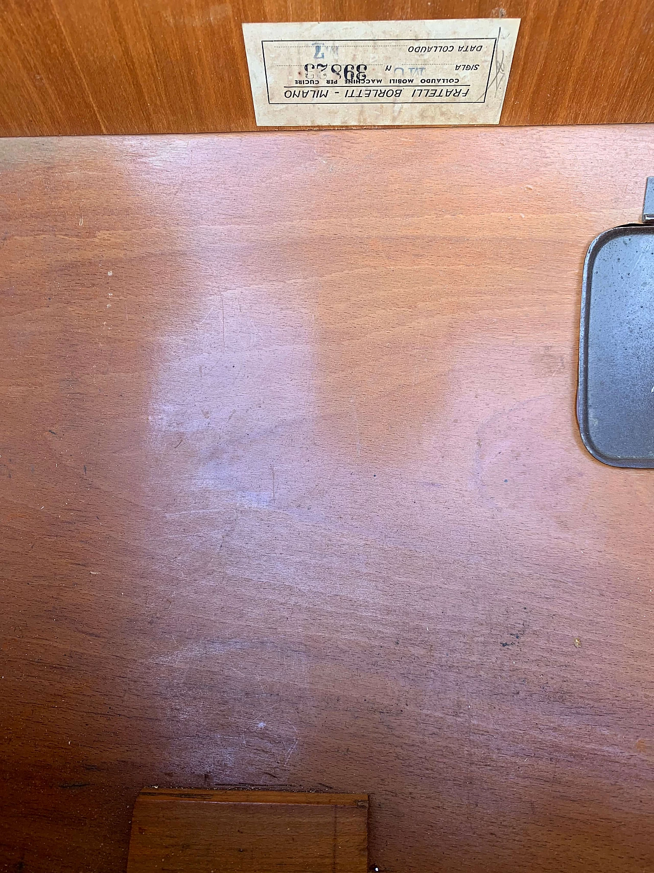 Wooden coffee table with opening top and internal compartment, 1940s 7