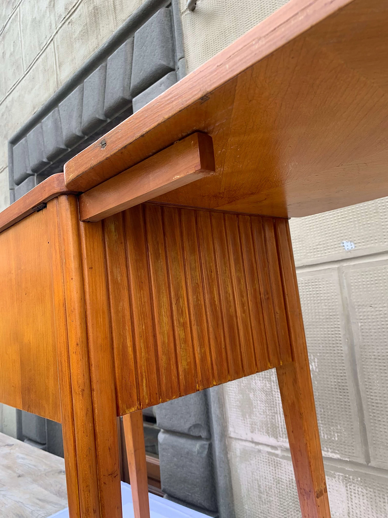 Wooden coffee table with opening top and internal compartment, 1940s 9