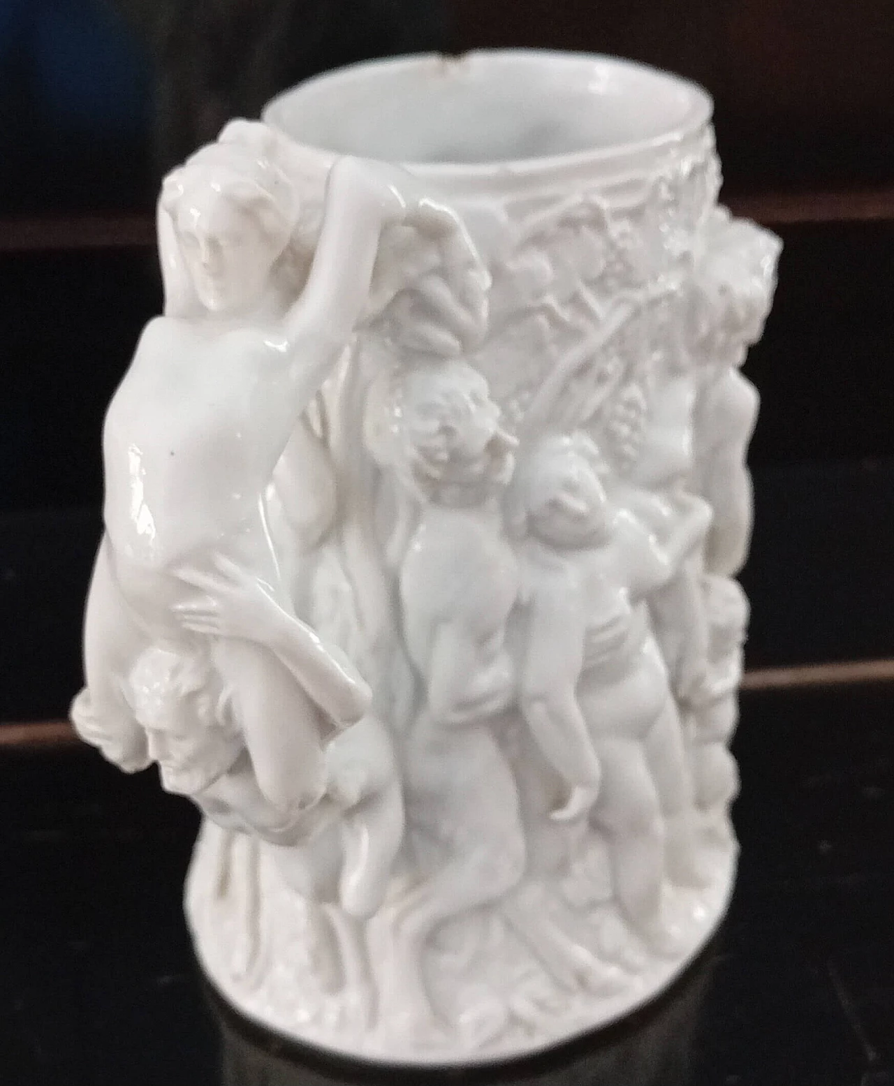 Capodimonte porcelain tankard with erotic subjects, 19th century 3