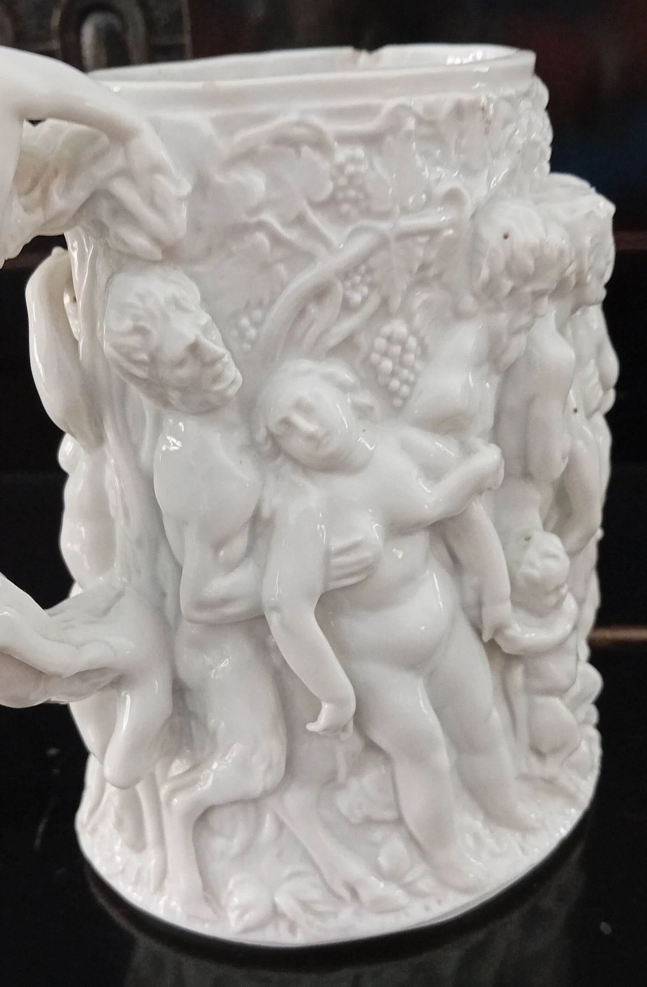 Capodimonte porcelain tankard with erotic subjects, 19th century 6