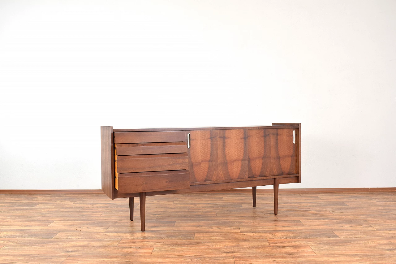 Credenza impiallacciata in noce di Bytomskie Fabryki Mebli, anni '60 6