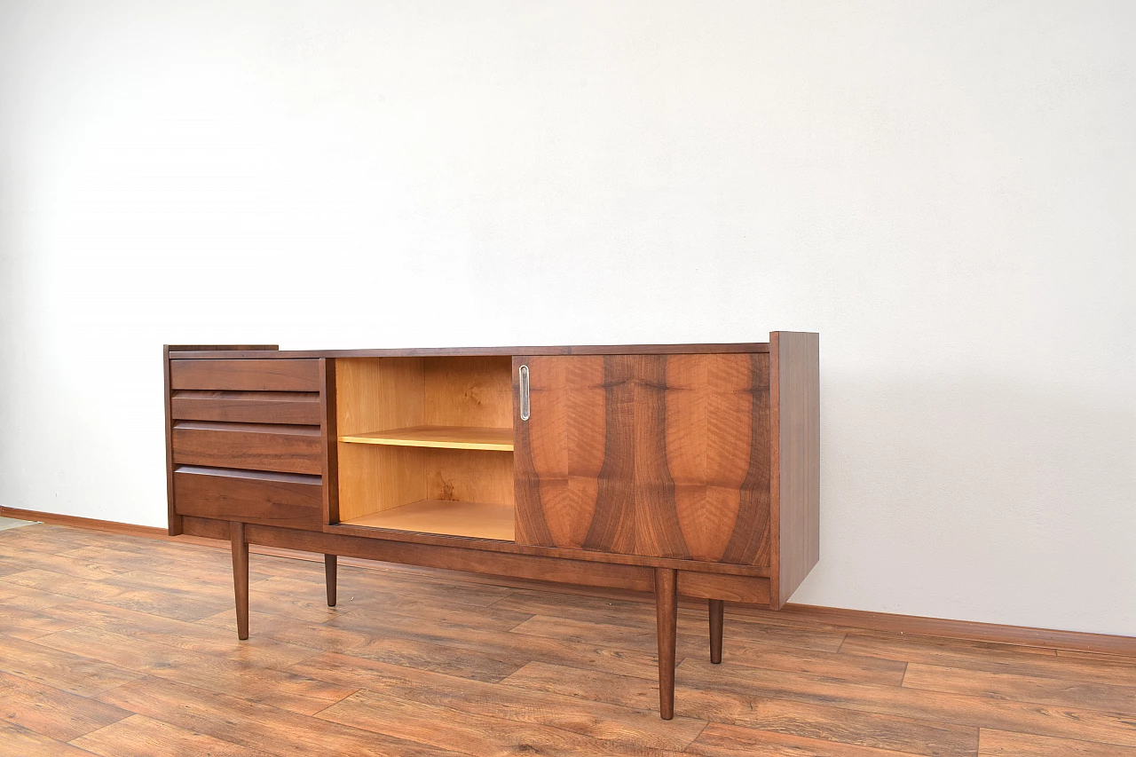 Credenza impiallacciata in noce di Bytomskie Fabryki Mebli, anni '60 12