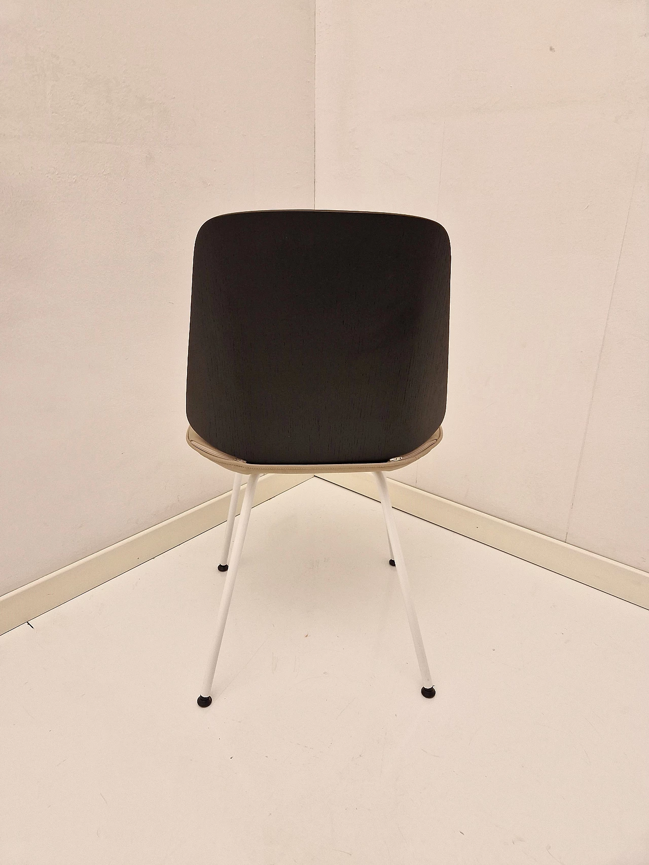 June chair by Frank Rettenbacher for Molteni&C 3