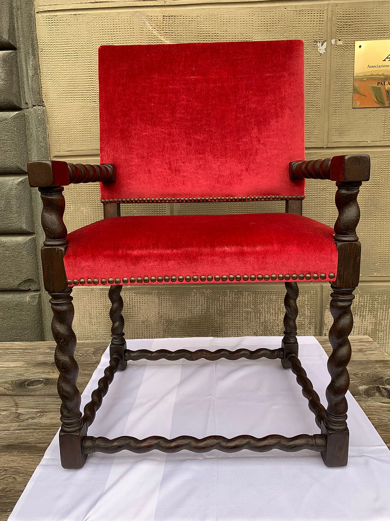 Wooden throne with red velvet seat and back, 19th century 14