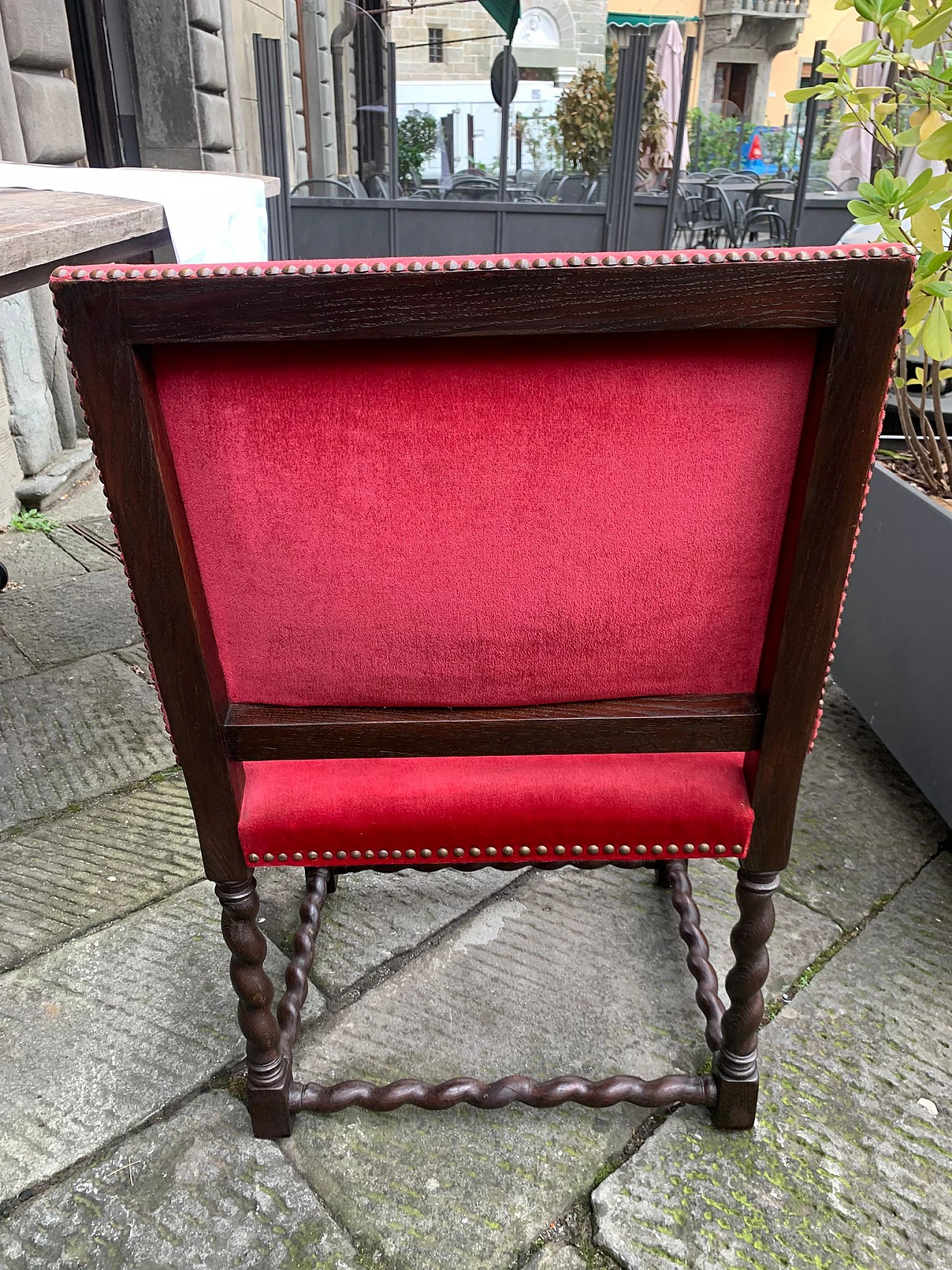 Wooden throne with red velvet seat and back, 19th century 15