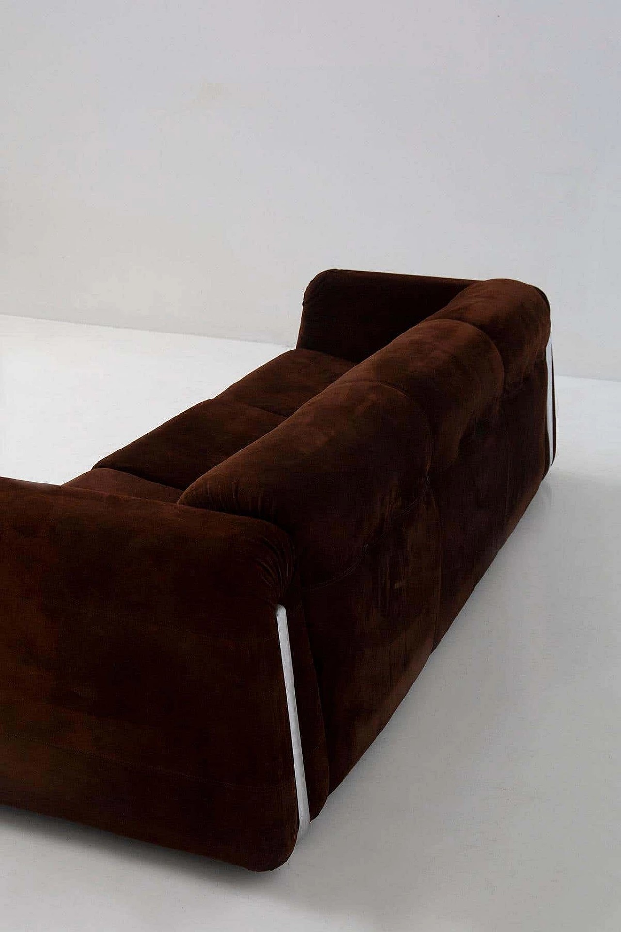 Brown velvet geometric sofa with metal frame, 1970s 8