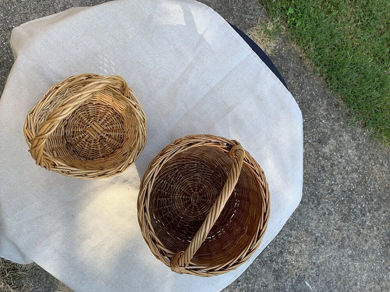 Pair of wicker baskets, 1960s 4