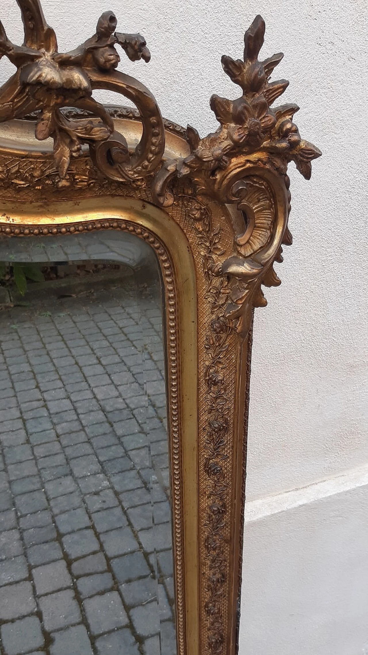 Specchiera parigina in legno dorato con cimasa blasonata, '800 2