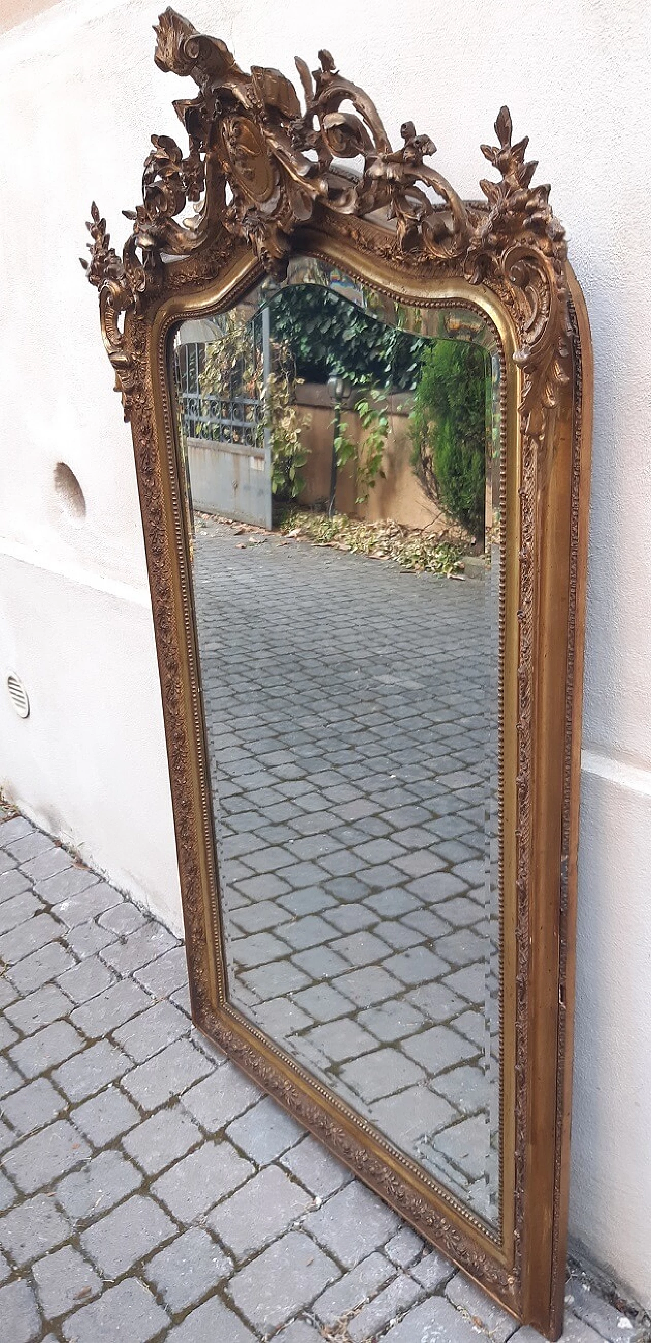 Specchiera parigina in legno dorato con cimasa blasonata, '800 6