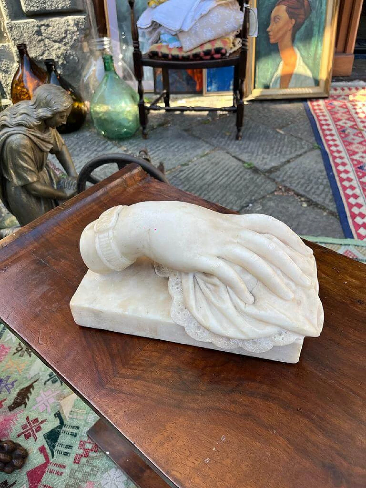 Scultura in marmo bianco raffigurante la Mano di Dio, inizio '800 5