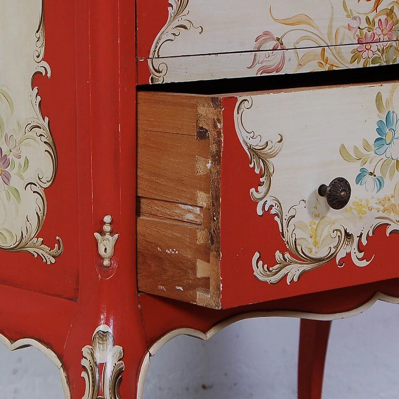 Venetian Baroque style decorated red wood and marble bedside table 11