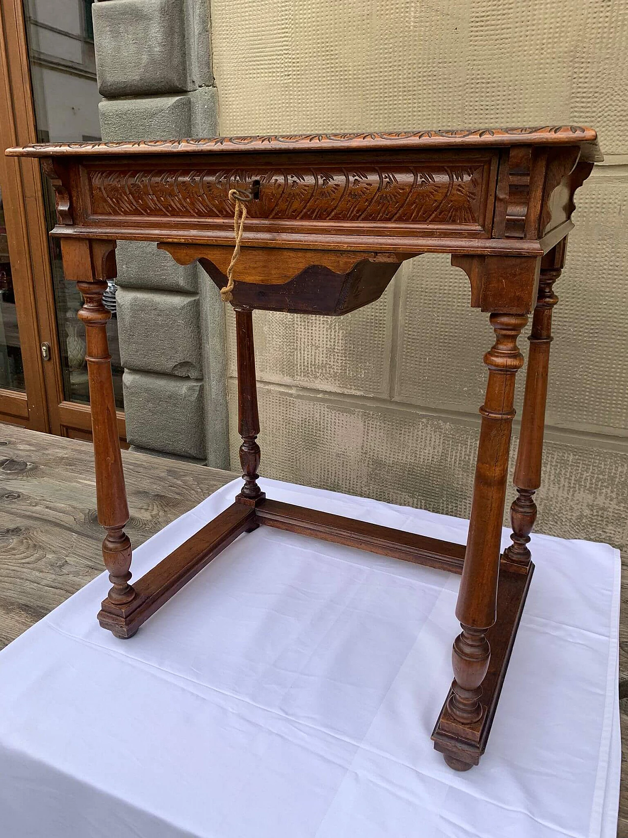 Chestnut coffee table with carvings 4