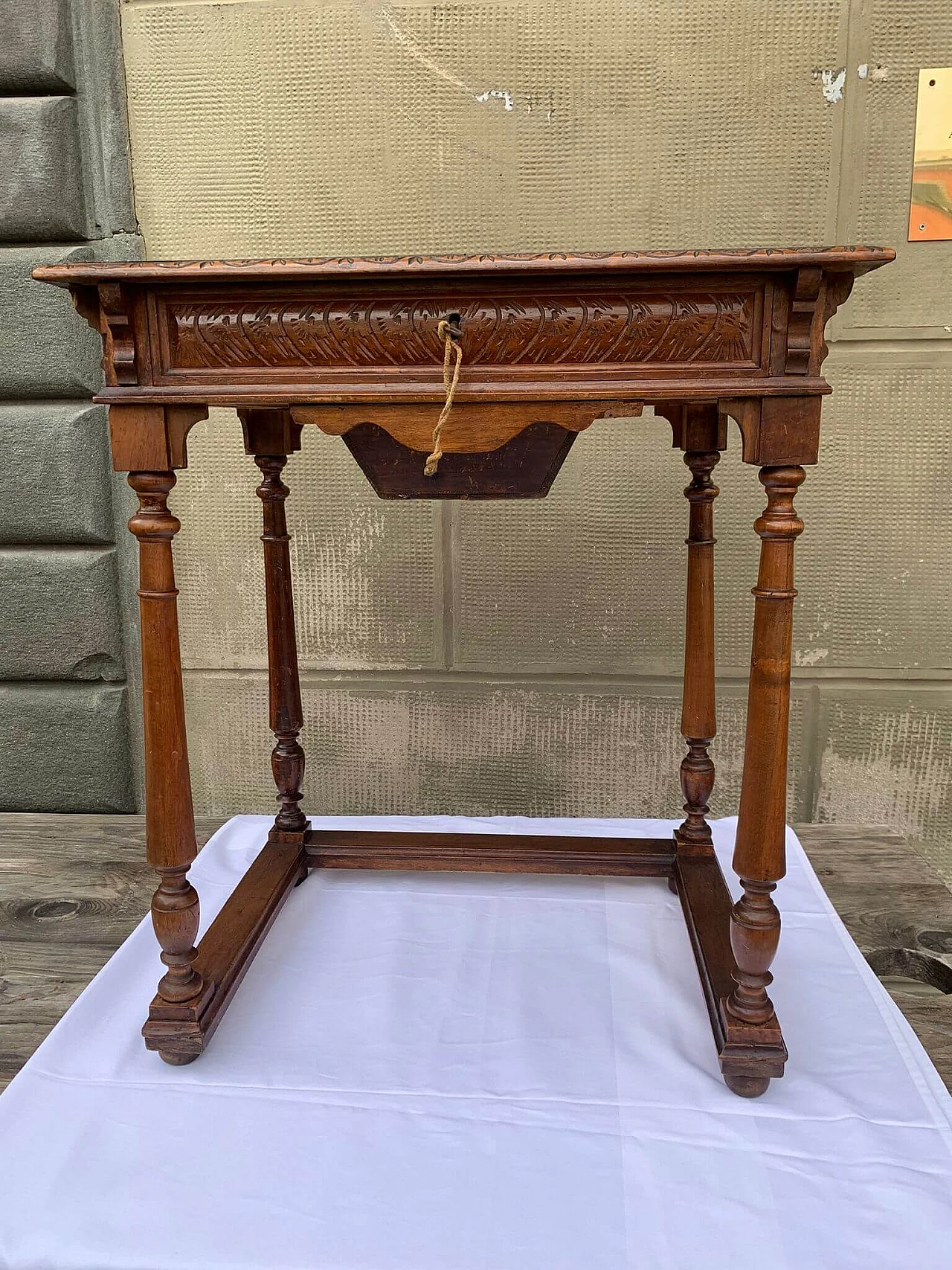 Chestnut coffee table with carvings 5