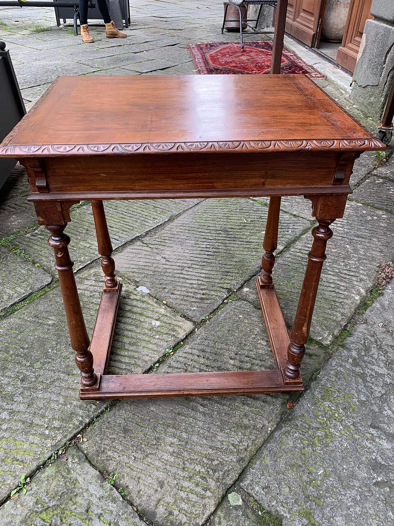 Chestnut coffee table with carvings 12