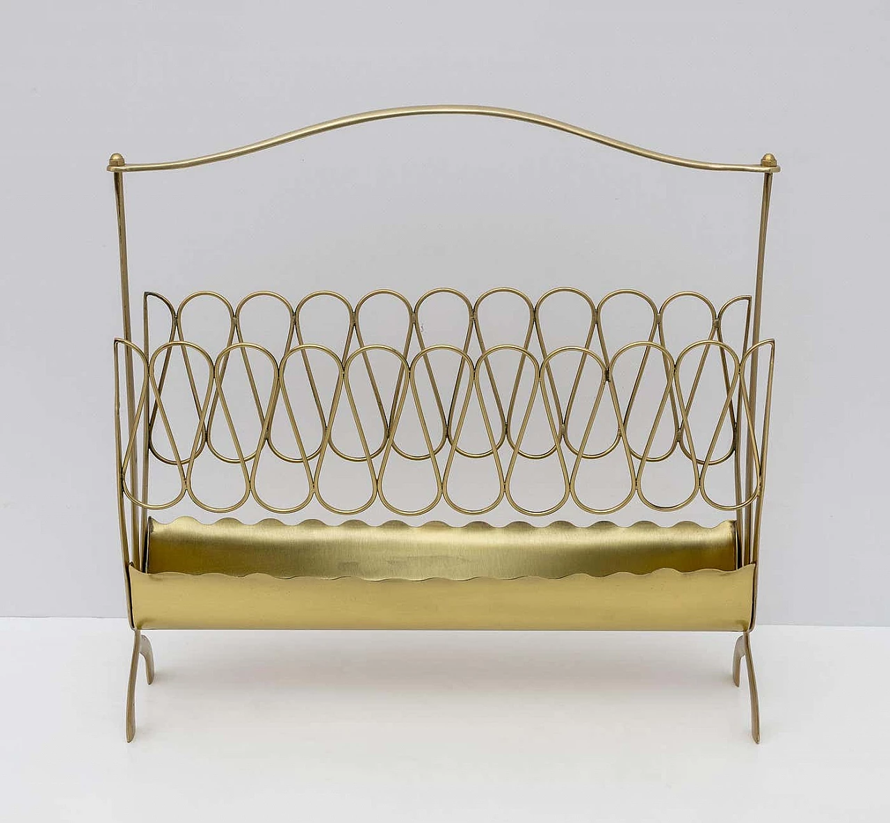 Brass magazine rack attributed to Osvaldo Borsani, 1950s 4