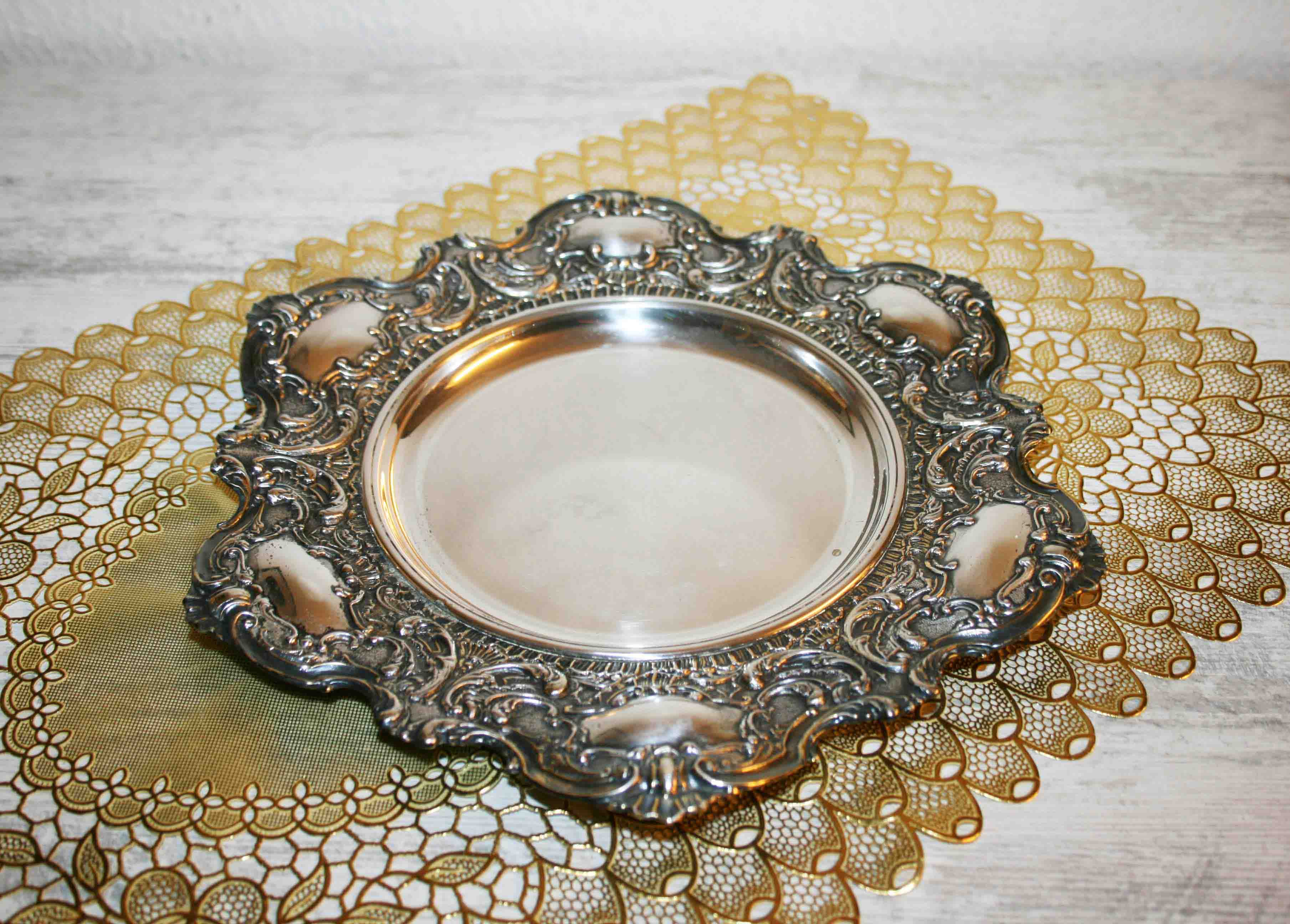Embossed silver plate by Argenteria Stefani