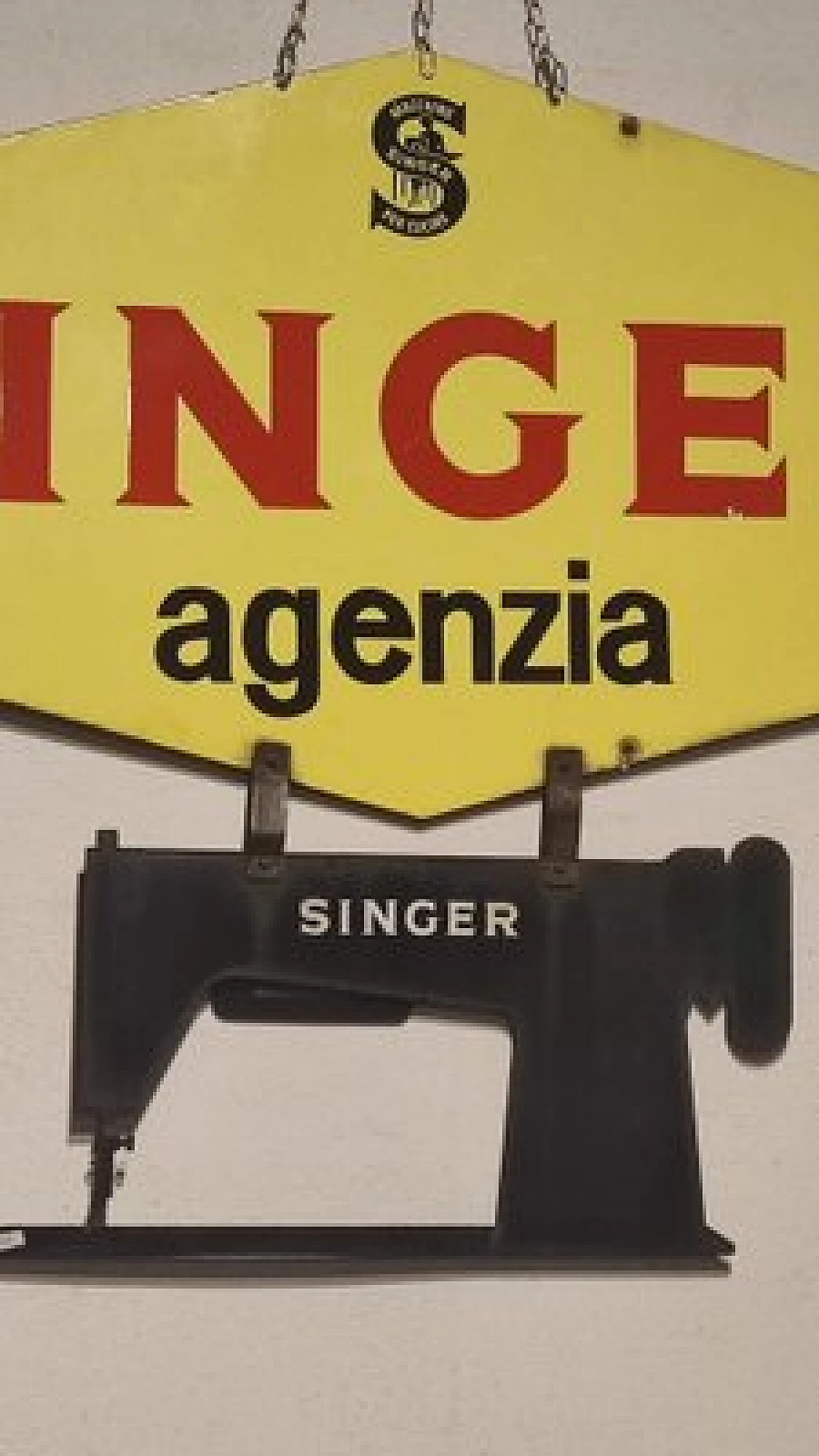 Insegna in metallo giallo per Singer, anni '50 10