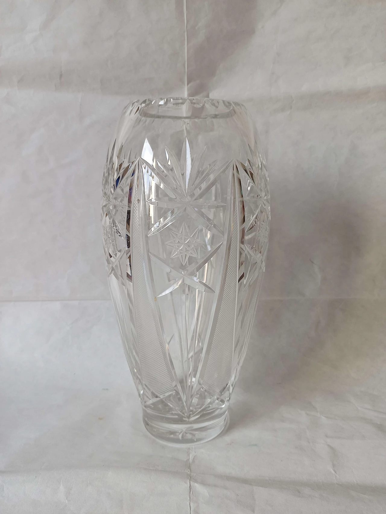 Engraved and ground Baccarat crystal vase, 1970s 1