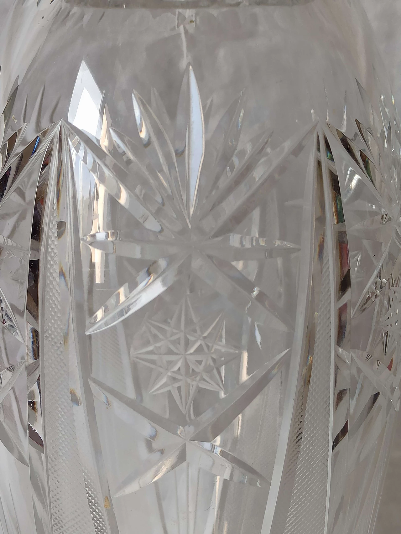 Engraved and ground Baccarat crystal vase, 1970s 3