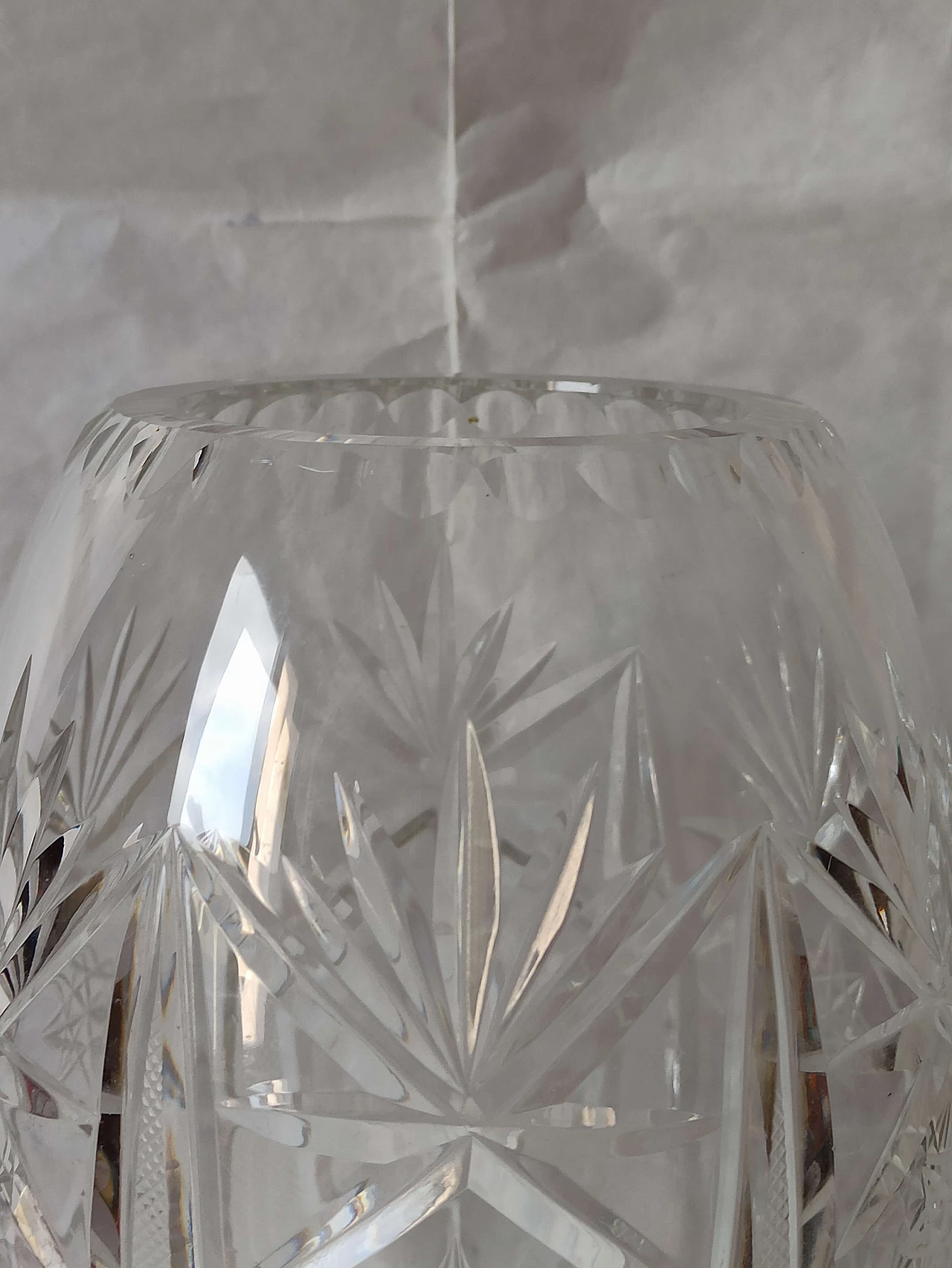 Engraved and ground Baccarat crystal vase, 1970s 4