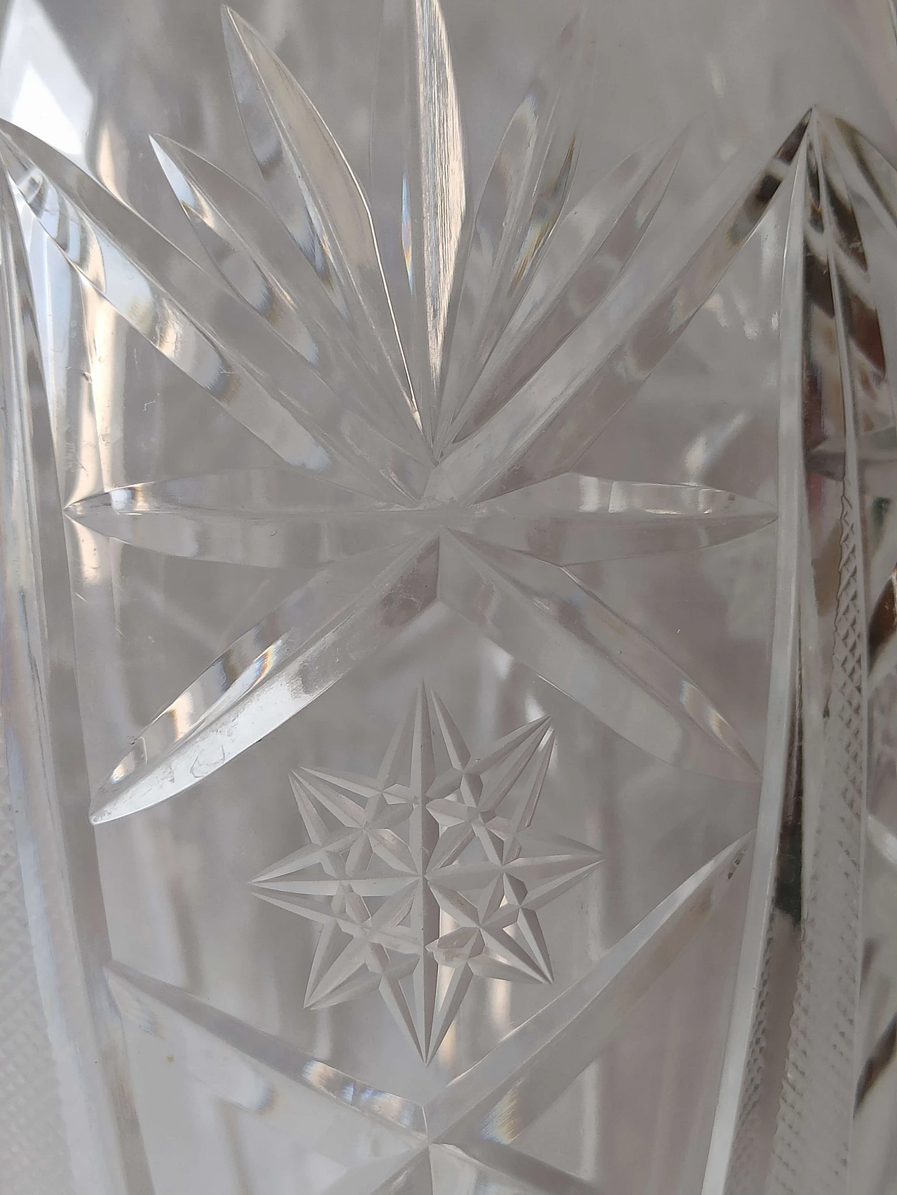 Engraved and ground Baccarat crystal vase, 1970s 8