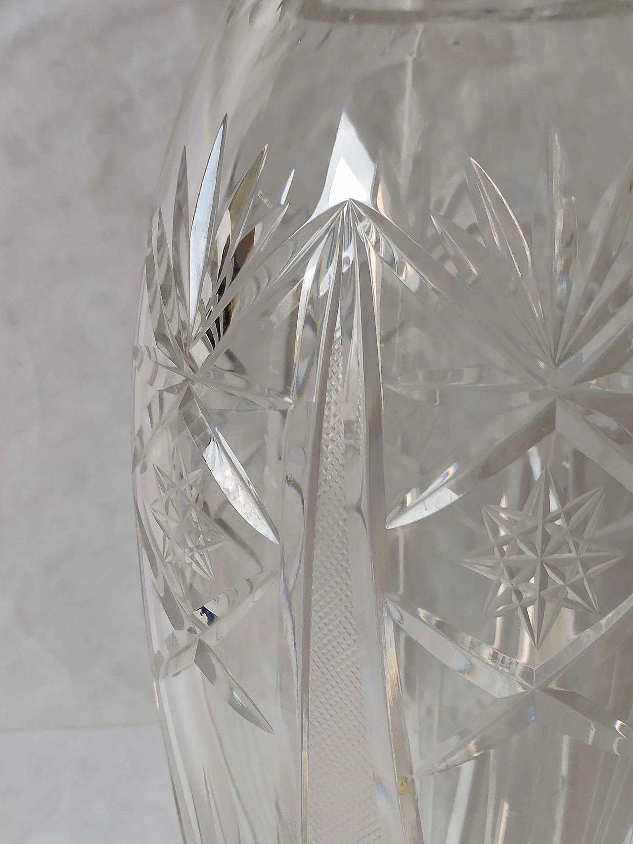 Engraved and ground Baccarat crystal vase, 1970s 9