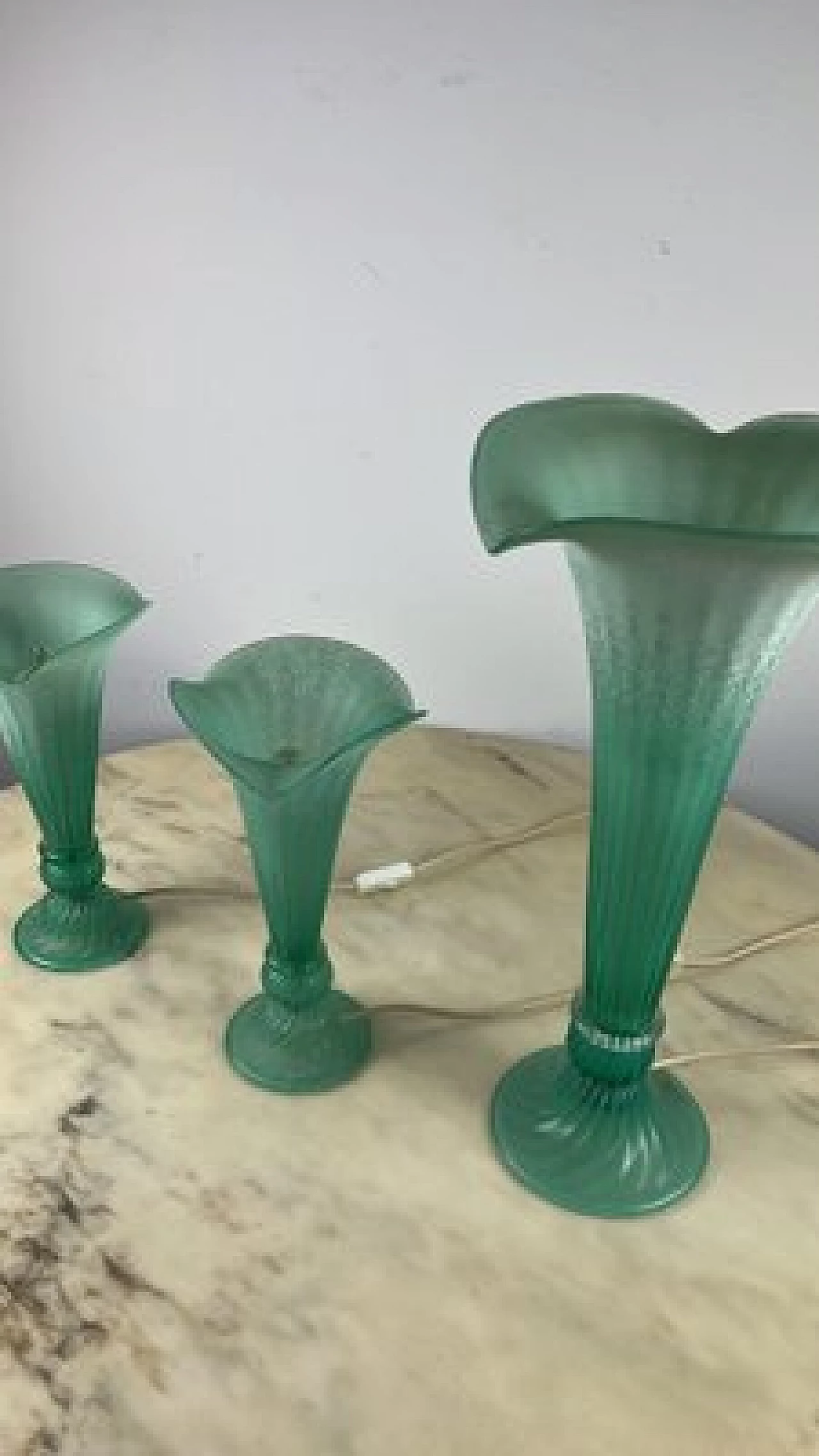 3 Lampade da tavolo in vetro di Murano verde a forma di calle, anni '80 6