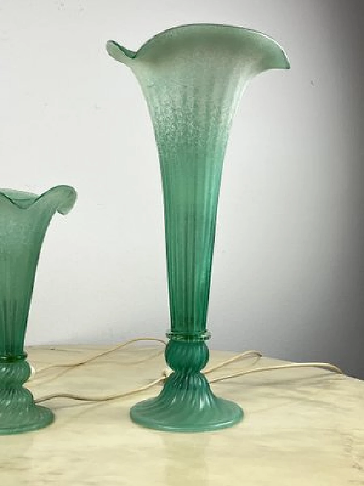 3 Lampade da tavolo in vetro di Murano verde a forma di calle, anni '80 8