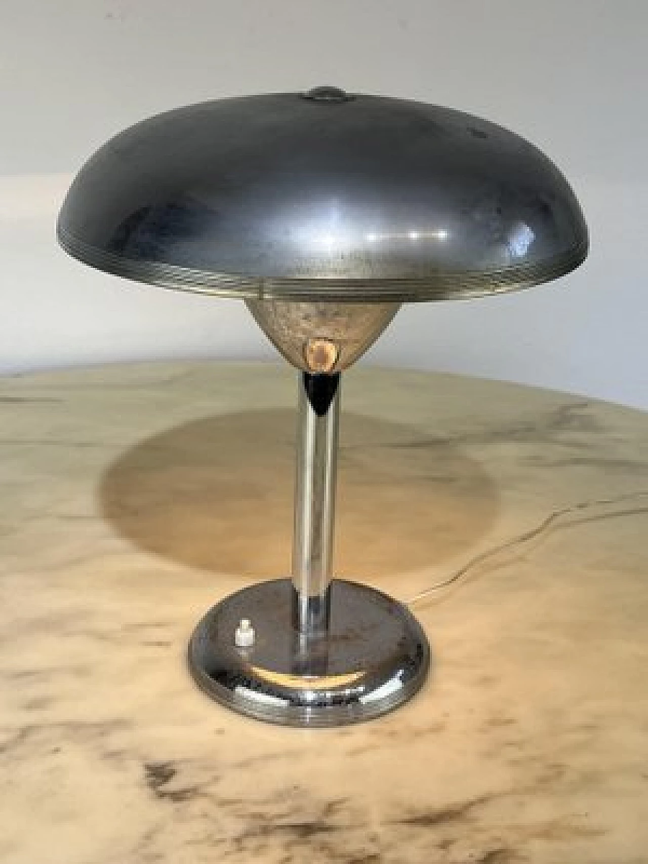 Lampada da tavolo in metallo in stile Bauhaus, anni '30 8