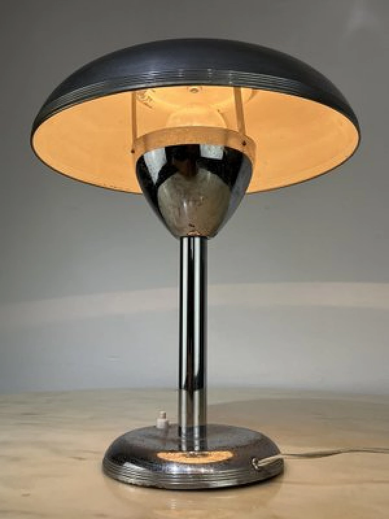 Lampada da tavolo in metallo in stile Bauhaus, anni '30 11