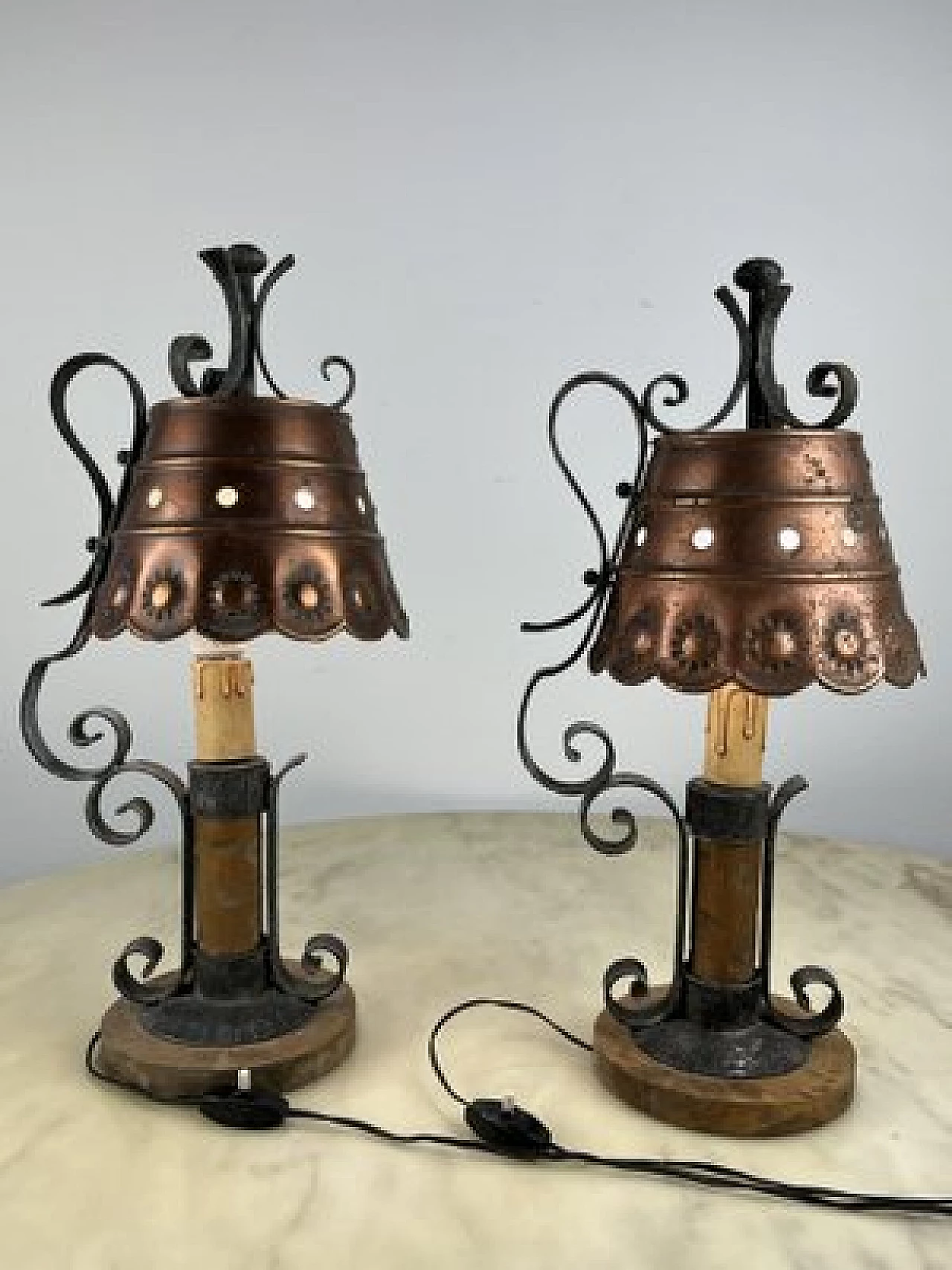 Pair of Brutalist bronze table lamps, 1960s 10