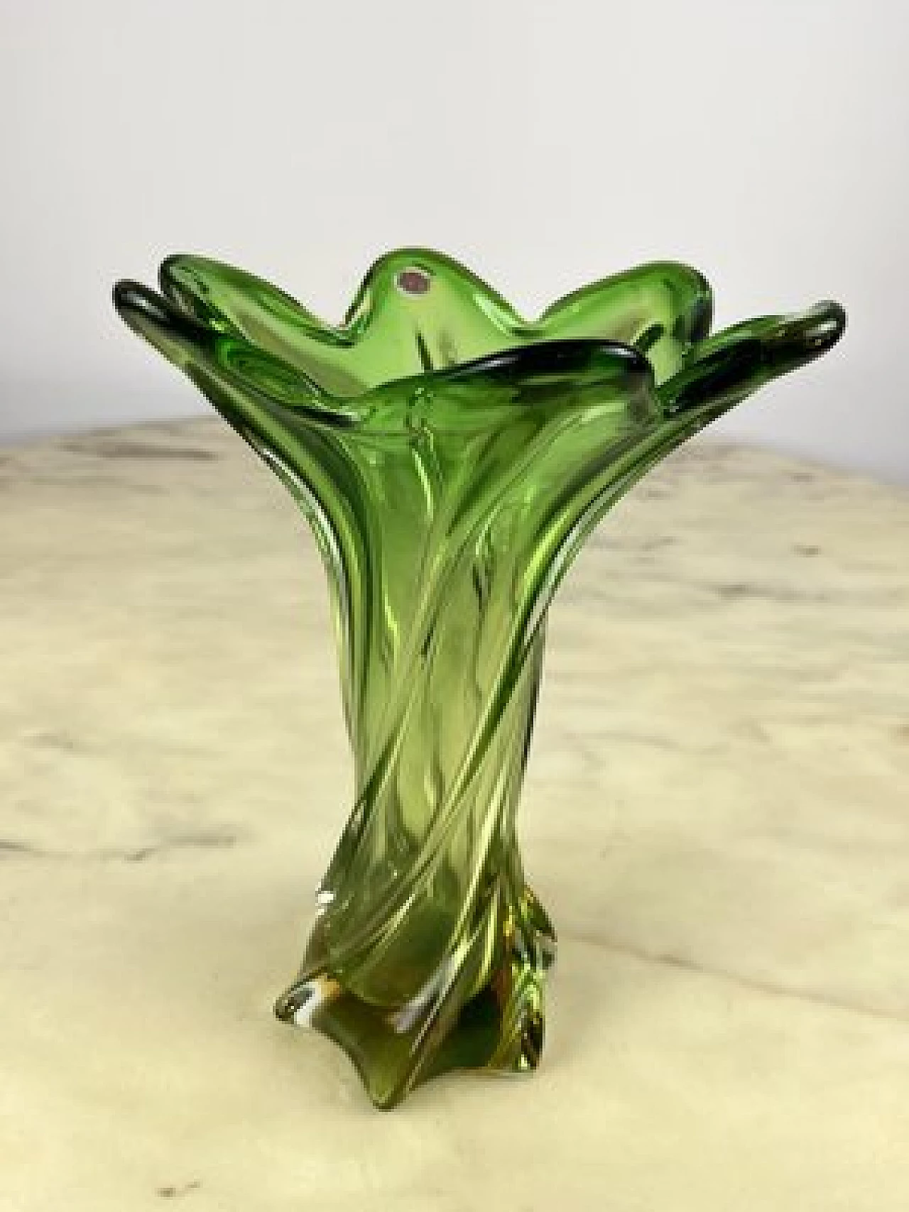 Vaso in vetro di Murano sommerso verde, anni '60 9