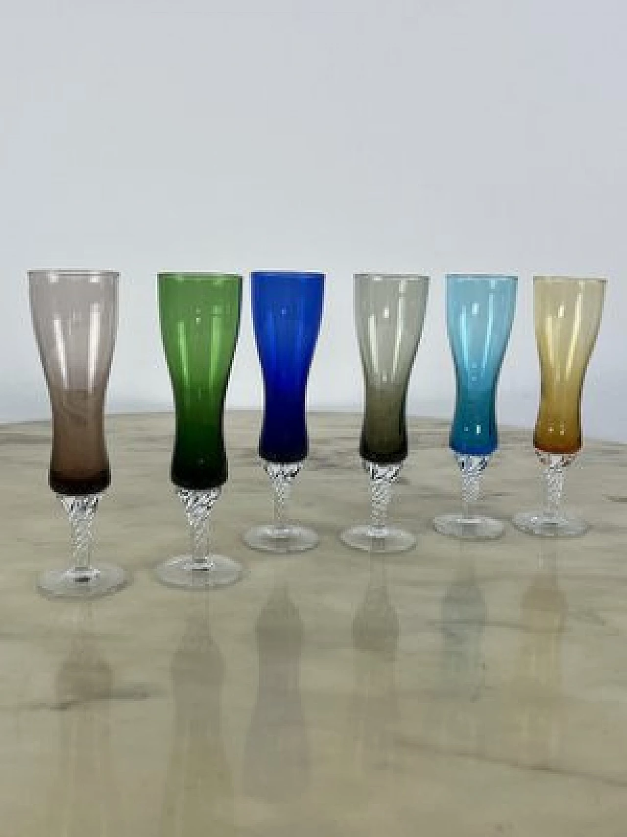 6 Coloured Murano glass beakers, 1960s 6