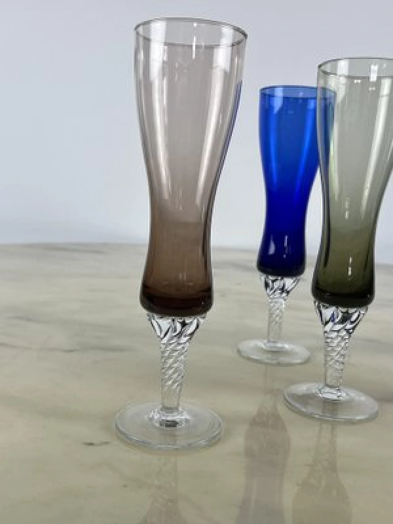 6 Coloured Murano glass beakers, 1960s 7