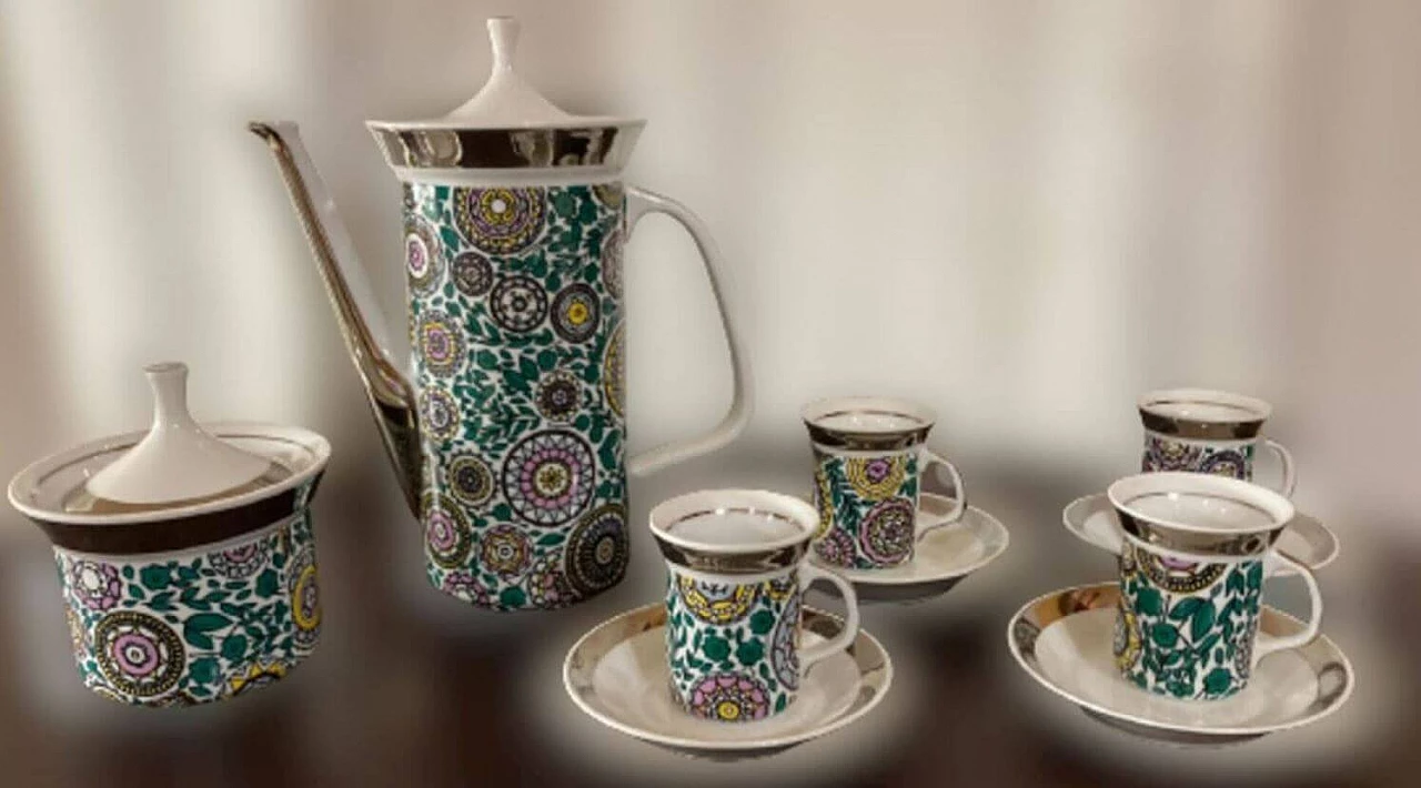 Porcelain coffee service with polychrome decoration, 1960s 2