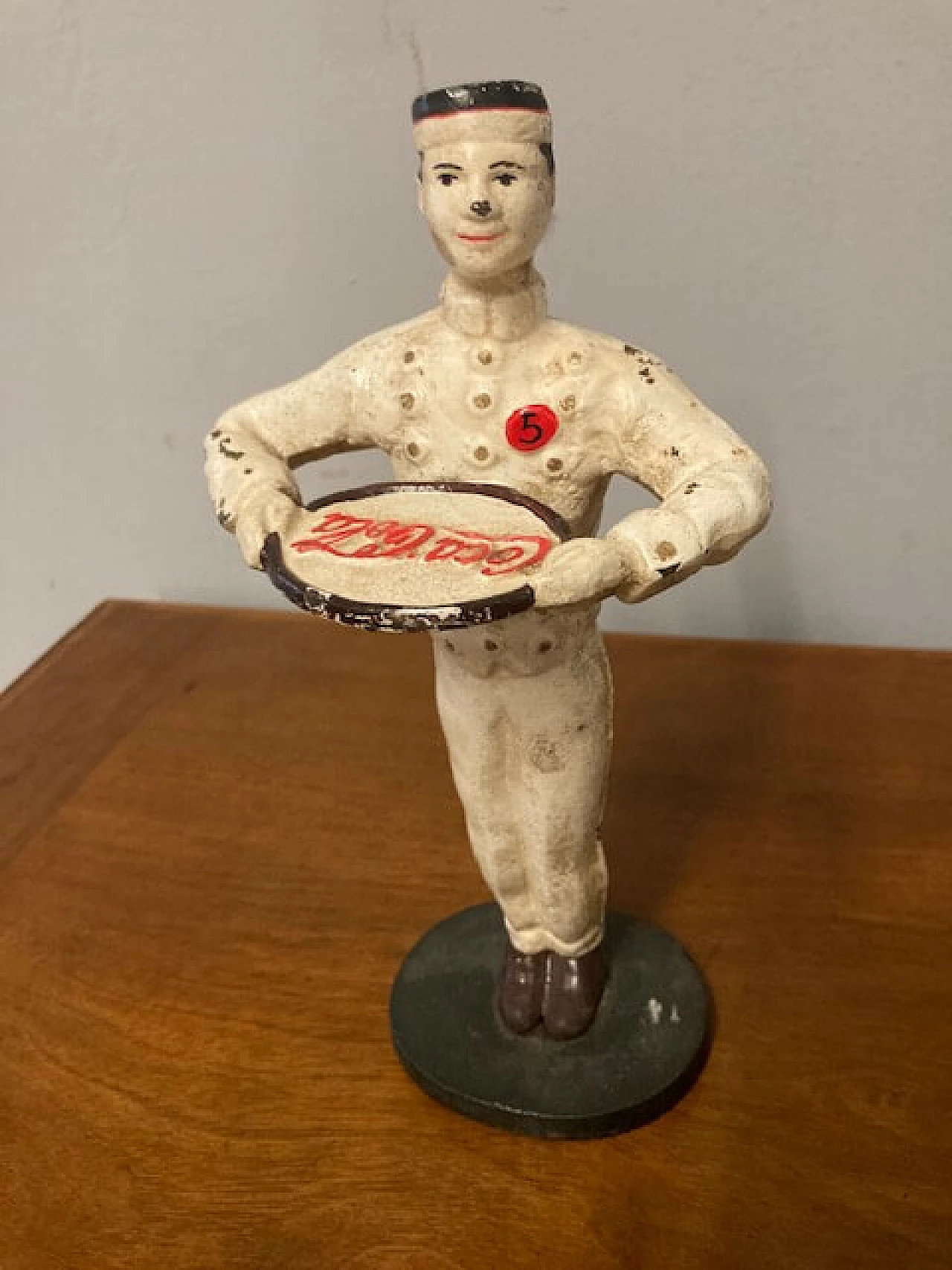 Cast iron Coca Cola sculpture of Waiter Joe, 1970s 1