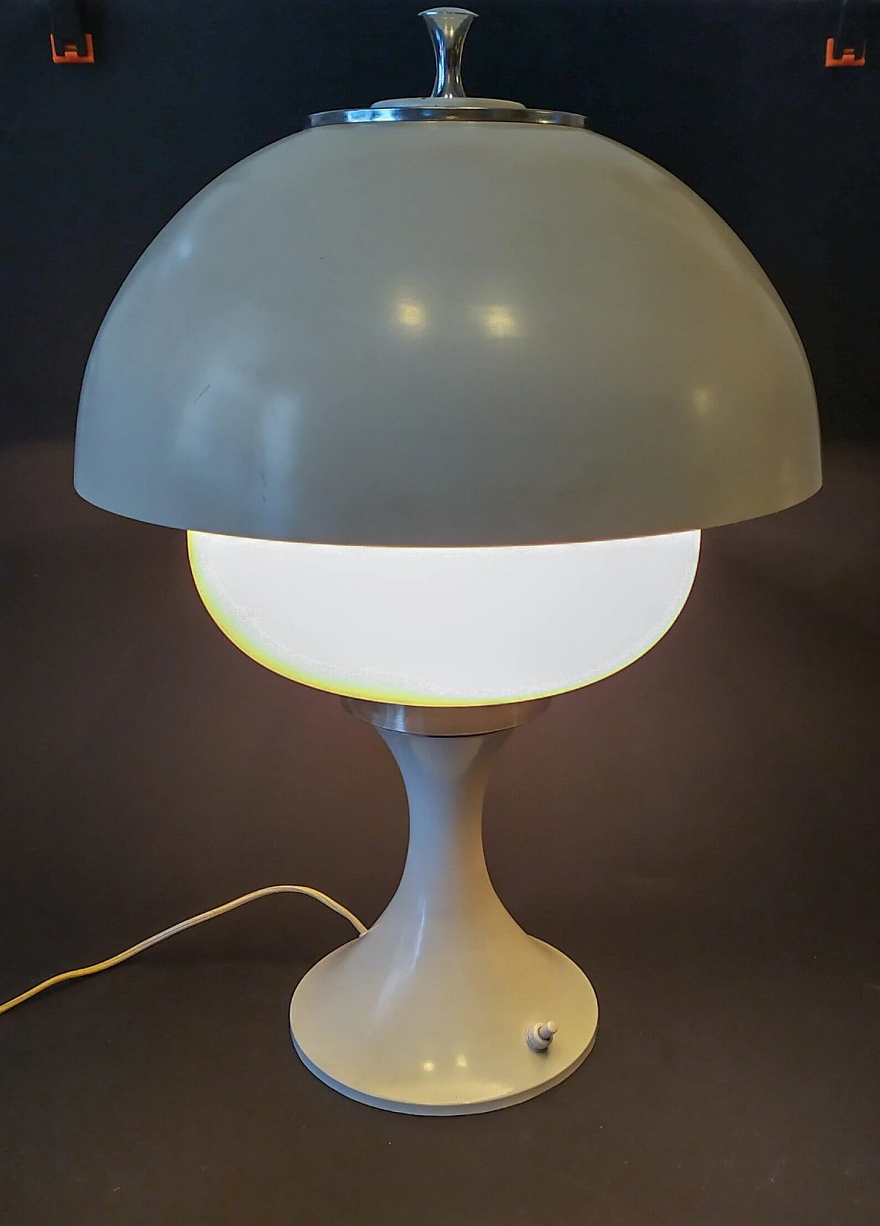 Lampada da tavolo a fungo in metallo verniciato bianco e vetro, anni '70 3