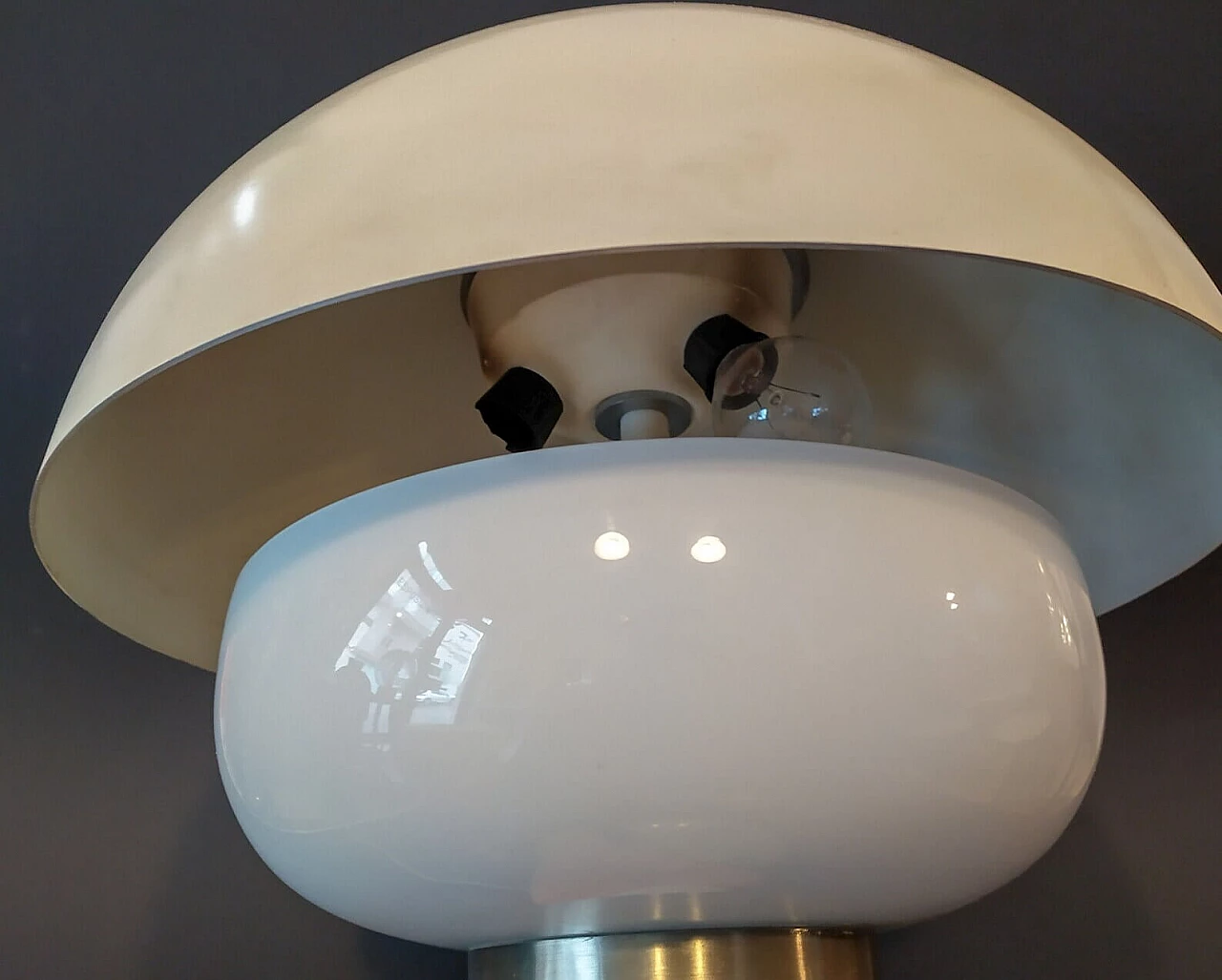 Lampada da tavolo a fungo in metallo verniciato bianco e vetro, anni '70 11