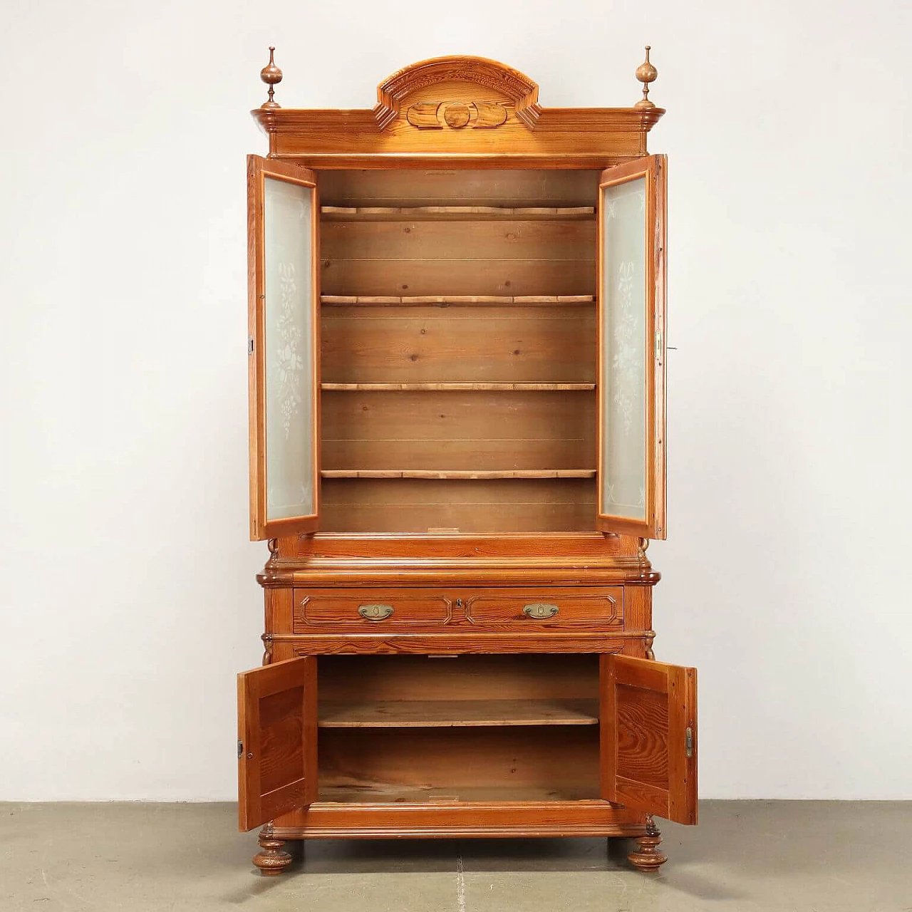 Umbertina larch sideboard with etched glass doors, late 19th century 3