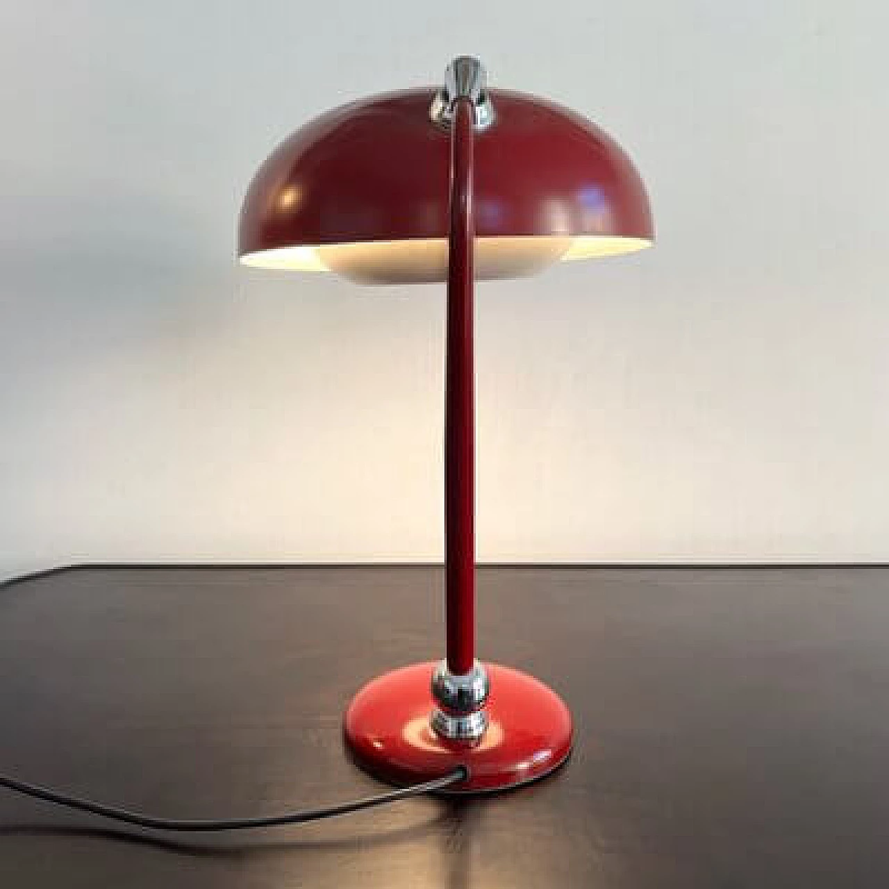 Bordeaux lacquered metal table lamp, 1960s 6