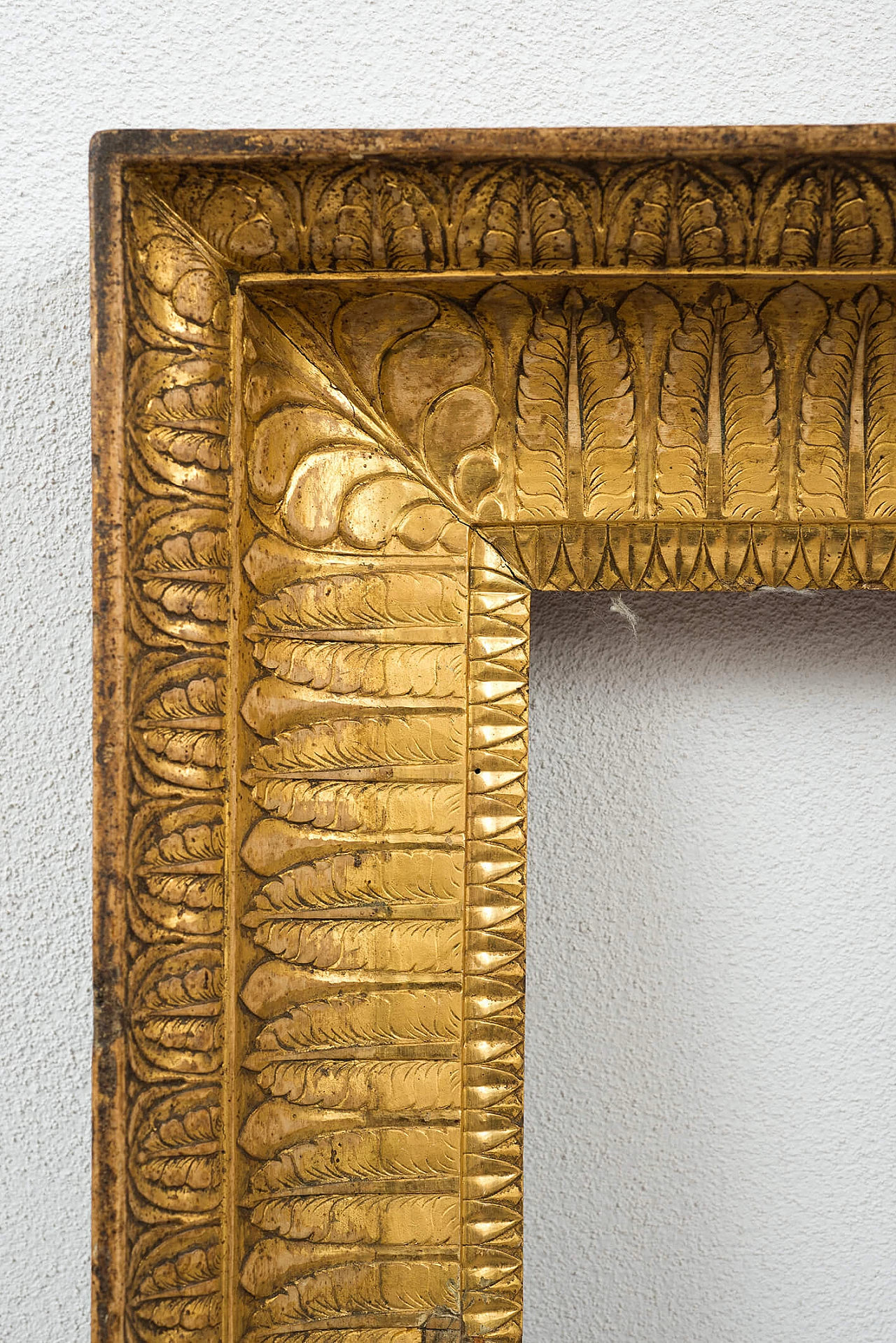 Neapolitan Empire gilded and carved wood frame, early 19th century 2