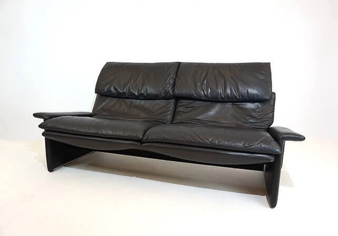 Leather sofa by Giovanni Offredi for Saporiti, 1970s 15