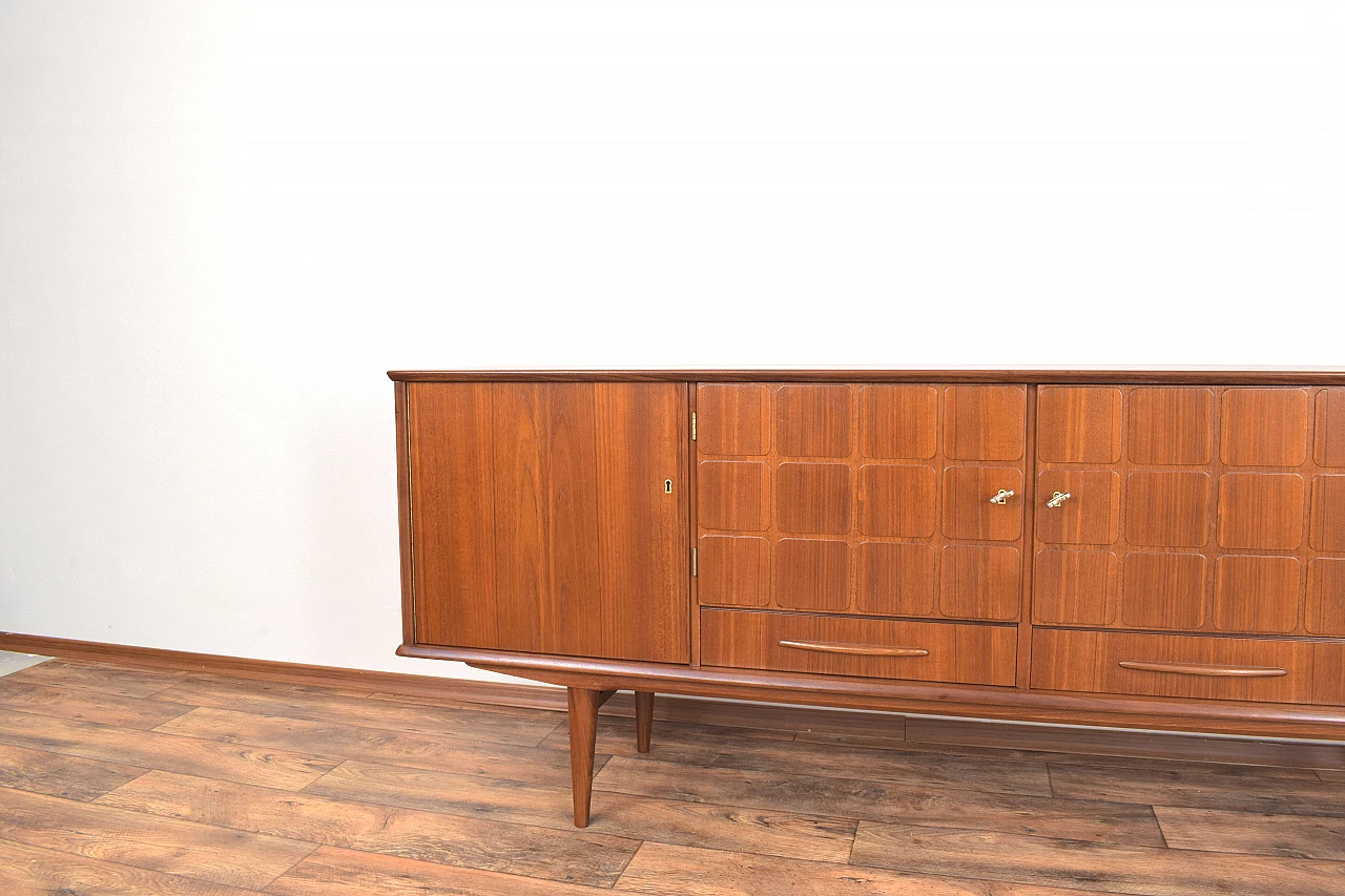 Credenza norvegese in teak nello stile di Gustav Bahus, anni '60 10