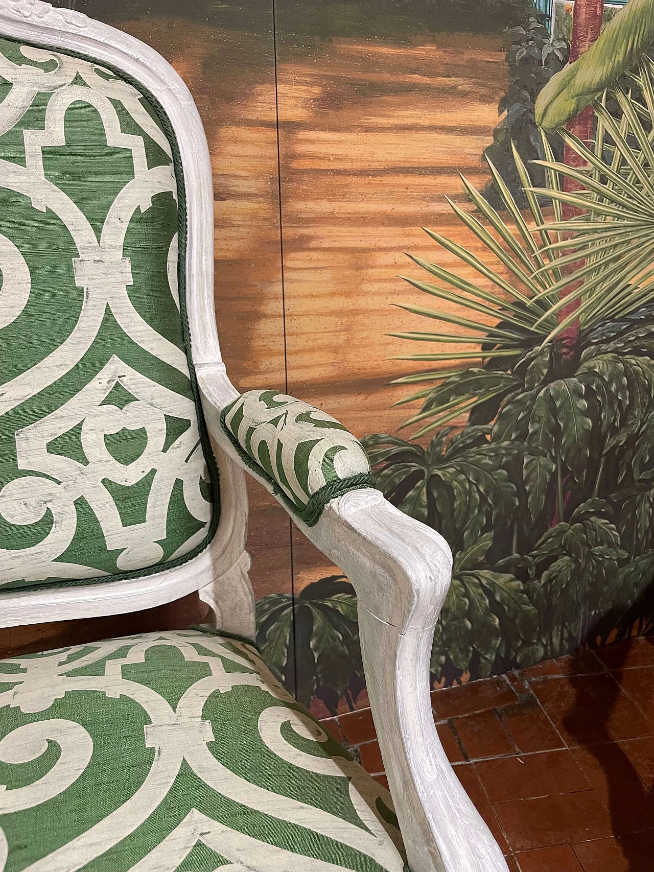 Pair of Rococo-style armchairs in carved walnut and Dedar silk, early 20th century 4