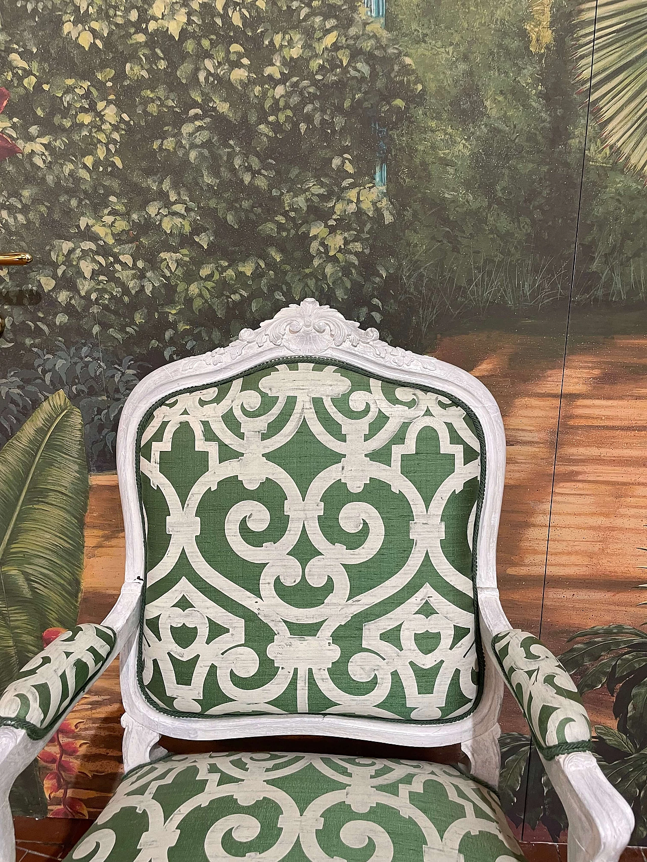 Pair of Rococo-style armchairs in carved walnut and Dedar silk, early 20th century 7