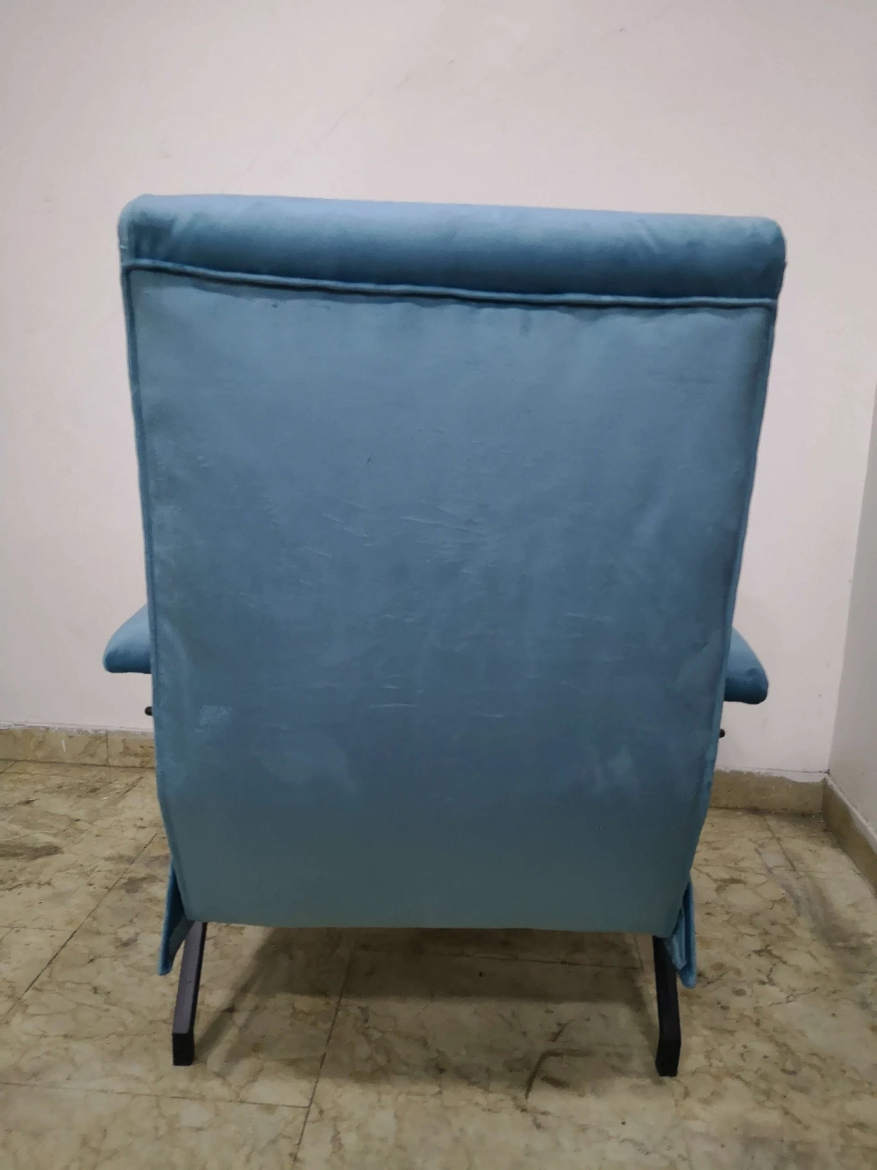 Pair of blue velvet armchairs with iron frame, 1970s 16