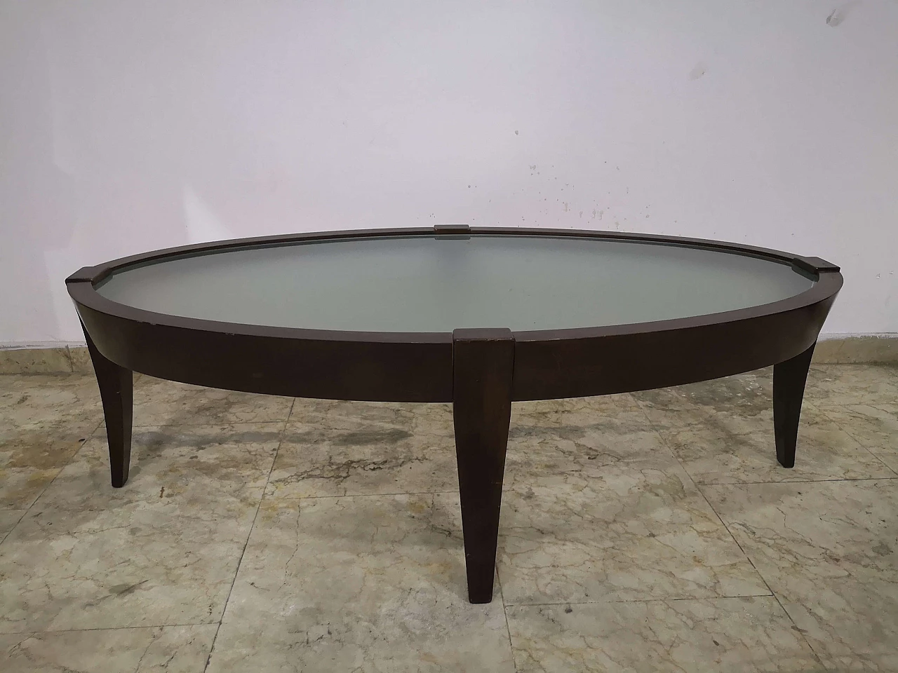 Oval walnut and glass coffee table by Natuzzi, 1970s 1