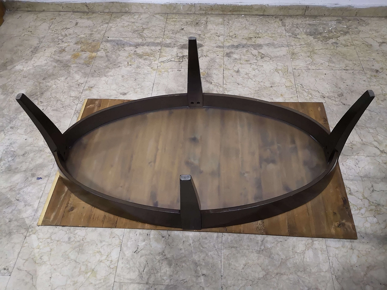 Oval walnut and glass coffee table by Natuzzi, 1970s 9