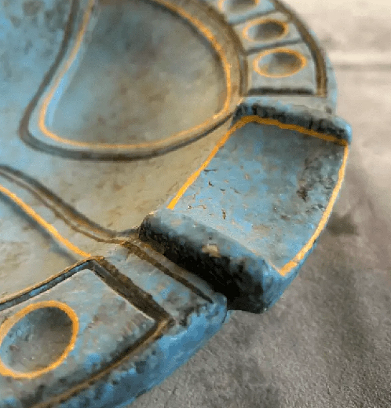 Etruscan-inspired blue and yellow ceramic ashtray by Casucci, 1960s 3